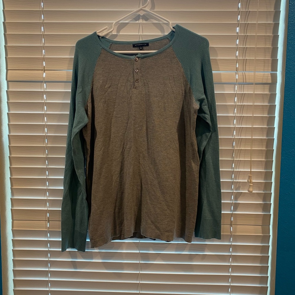Staccato Henley
